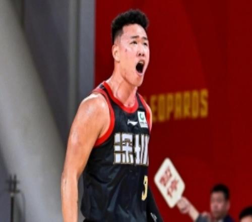 媒体人：贺希宁的表现确实不足以带队赢球相信他会继续努力前进