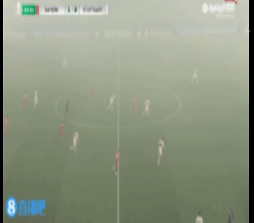 离谱!莱默尔空门补射机会竟然踢飞,拜仁仍10斯图加特