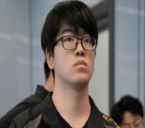 Care赛后致歉：抱歉今天打的不是很好，很对不起大家