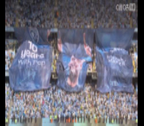 一个时代的落幕！曼城球迷晒巨型TIFO，致敬瓜迪奥拉+B席+斯通斯