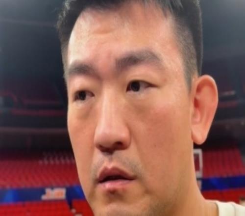 王博:上海的板凳球员去其他队也是主力第一场要全力去拼对手