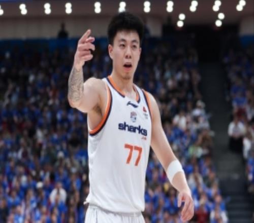 毫无存在感!张镇麟半场2中0未得分仅拿到1助1帽