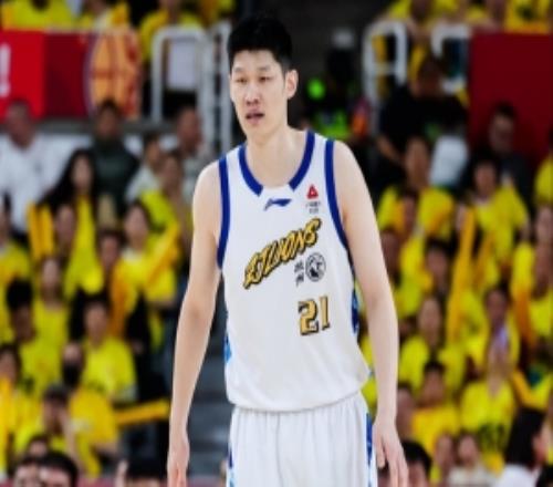 媒体人:广厦4进总决赛G1都输球看到了半决赛上海套路但G1不一样