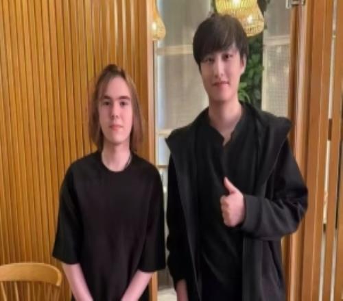 XG晒Ame、xxs和Spirit明星选手Donk合影：跨界相逢，顶峰相见