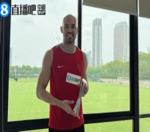 直播吧中超最佳费利佩秀中文：加油、慢慢来、快点、发红包