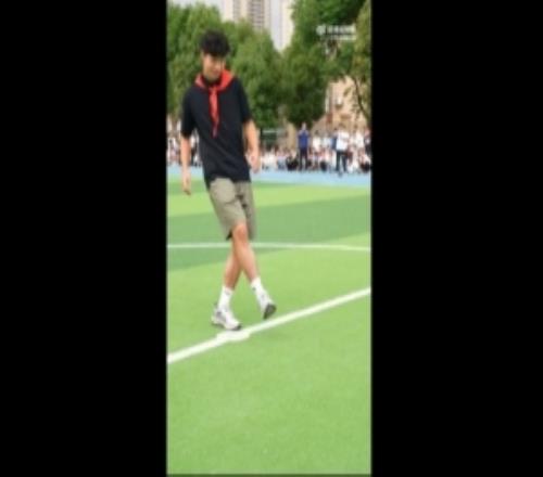 何思凡回合肥为母校校园足球联赛开球：未来争取在泰山一线队出场