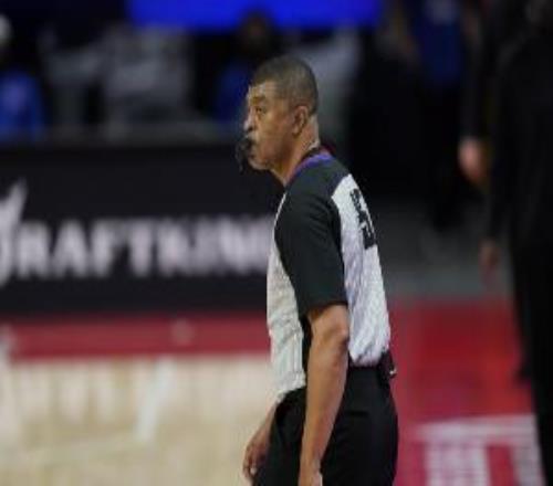 美媒:托尼兄弟和福斯特每年都会找到新方法让季后赛有利于NBA