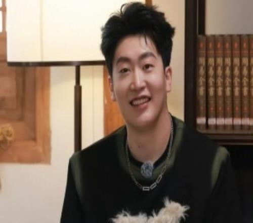 小红书获得世界杯版权直播间暂时官宣范志毅和管泽元两大解说