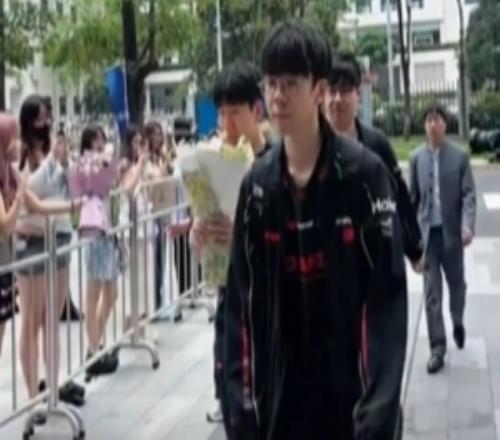 JDG分享对阵TT队员赛前准备：一个月后重返深圳