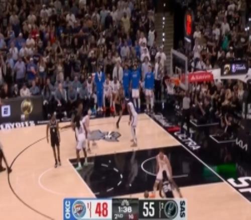 太夸张了！文班弧顶接球就甩命中个人第4记三分已经轰下20分！