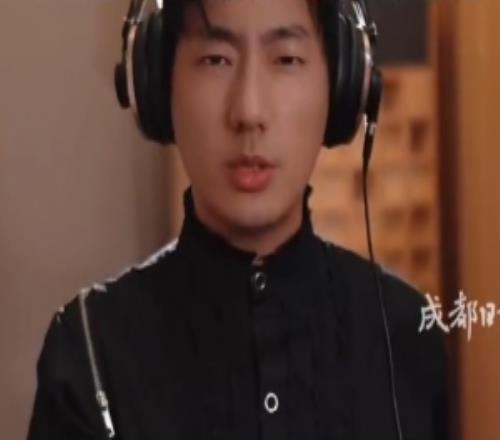 海来阿木献唱成都蓉城球迷助威曲《赤血忠魂》，已在各平台上线