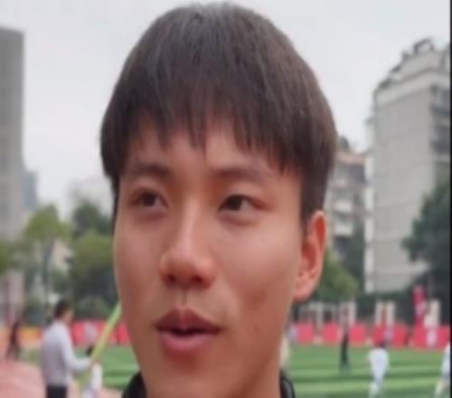 U17国足球员徐正鹏：希望早点上武汉三镇一线队，大学想读华科