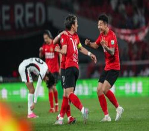 三连胜！铁人32海港热菲尼奥绝杀+脱衣吃第2黄姆本扎3轮轰6球