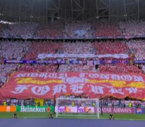 阵势对决!欧冠决赛即将开打,巴黎、阿森纳看台展示Tifo