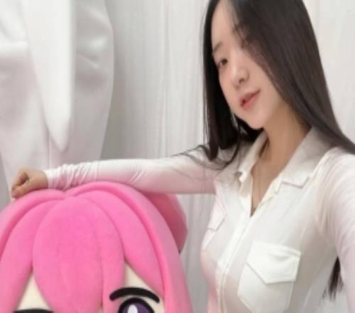《剑星》伊芙体模申才恩cosDoro,无敌身材戴头套也藏不住
