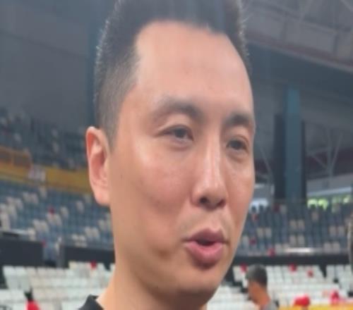 卢伟：弗格为球队付出很多希望两队国手们健康完赛