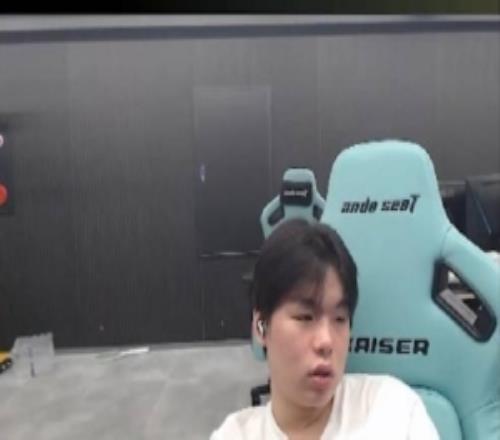 Smash：我确实支持WE，去年年底跟About哥一起去吃了海底捞