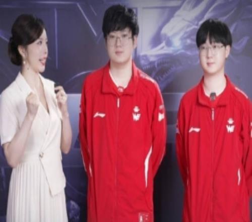 WE中上赛后采访Cube：所有人都比之前更听Monki的话了