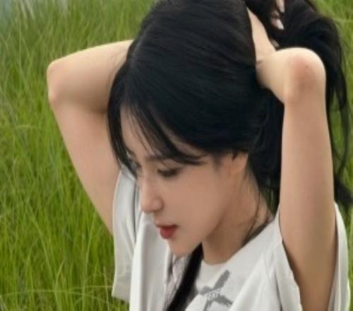 塔子姐！LPL女解说Rita晒照：速两张