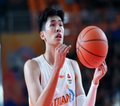 不在状态！邹阳2投0中只有1断进账刘金雨3投0中&罚球2中2得2分