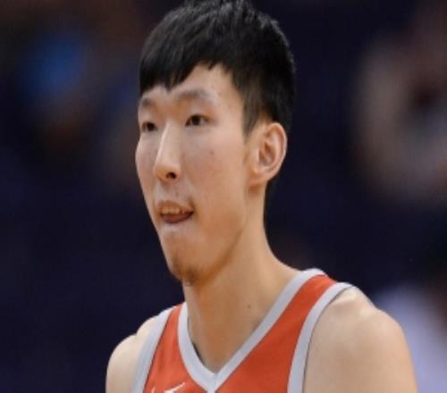 杨毅：周琦说没来过马刺主场球馆之前净在发展联盟毒蛇队打了