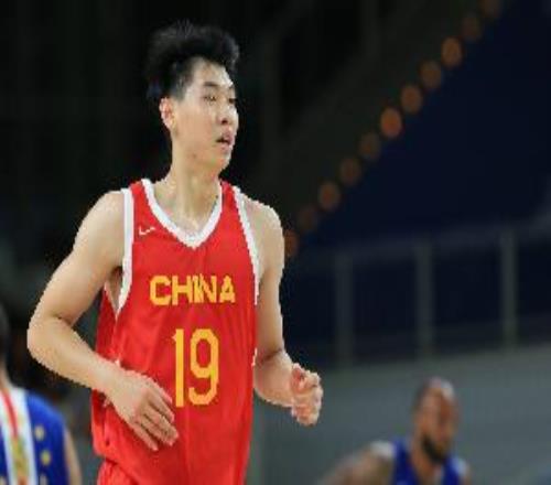 媒体人：刘金雨&杨曦皓今日进入名单崔永熙因为郭导保护缺席比赛