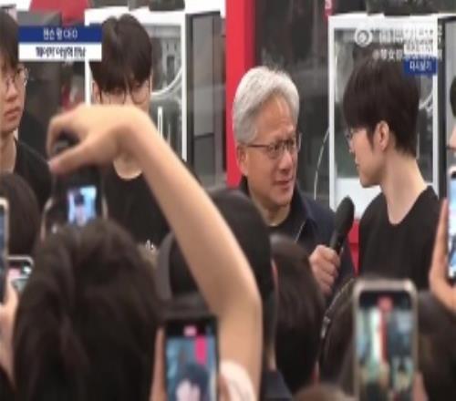 Faker称自己使用4070显卡黄仁勋调侃：那已经是古董了