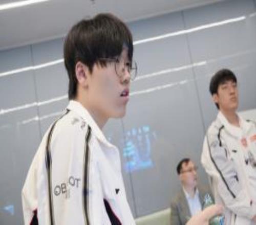 AL轻松晋级前四名将迎战BLG与JDG的胜者S赛积分已保底70分