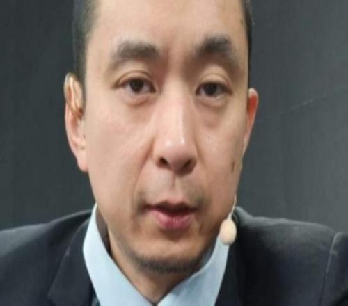 解说：今天的比赛马刺不配赢这场失利对他们来说是致命的