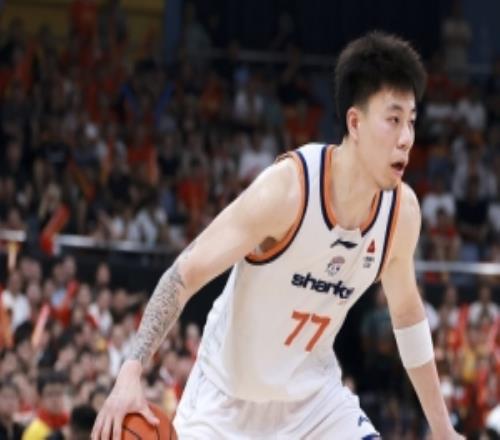 媒体人：上海只有王哲林是D类合同剩余两个顶薪或给张镇麟李弘权