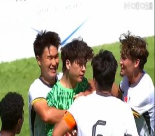 发挥出色！依合散扑点+多次扑救，助U19国足半场零封哥伦比亚U19