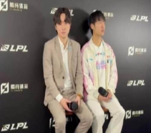 daeny：每个队伍优先级不同纳亚菲利最重要的点是能出破盾装备