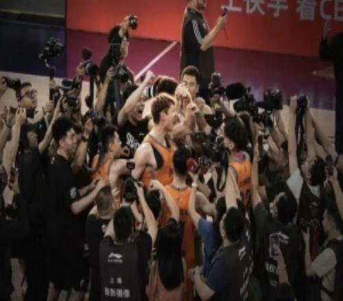 右侧腹内斜肌部分撕裂！王哲林：不论过程有多艰难各位都别放弃