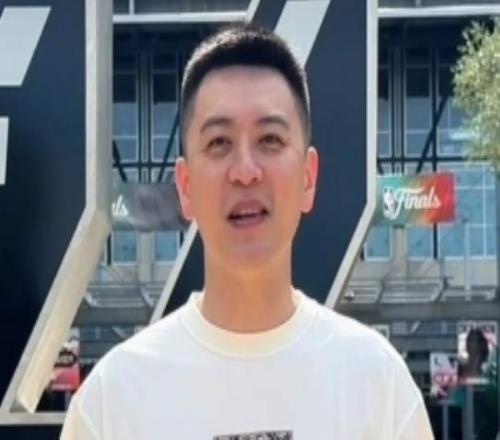 杨鸣：预祝所有考生明天都能取得满意的成绩金榜题名学业有成