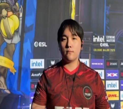 Moseyuh：感觉数值被FUT碾压赛点局赌4A当时就是这么决定的