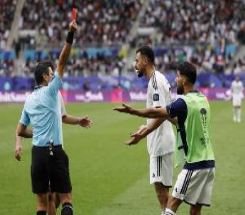 记者：伊拉克队前锋埃曼侯赛因在入境美国时被扣留7个小时