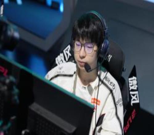 爆料人:Hope打WE时高烧39度AL五人组依旧是最合适的