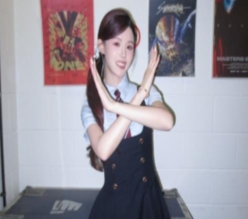 无畏契约主持一意晒照：今天做了不一样风格的造型ccd纪念一下