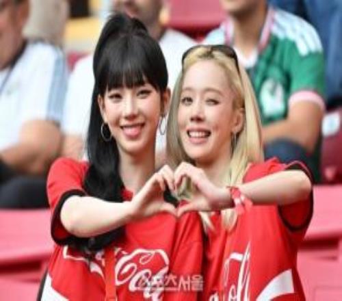 Kpop女团Aespa两名成员现身墨西哥，现场为韩国加油！