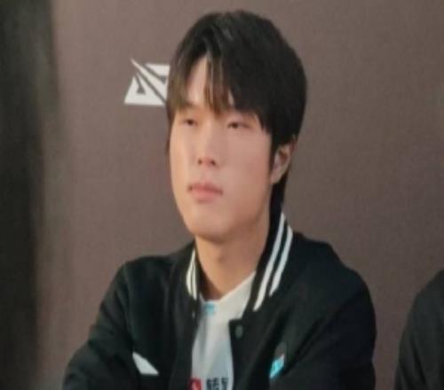 Bin：之前MSI遇到T1都是我们赢得多，这次我们也会赢下来