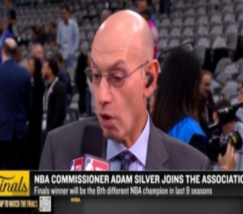 萧华:近8年将有8支不同的球队夺冠这是NBA篮球的新时代!