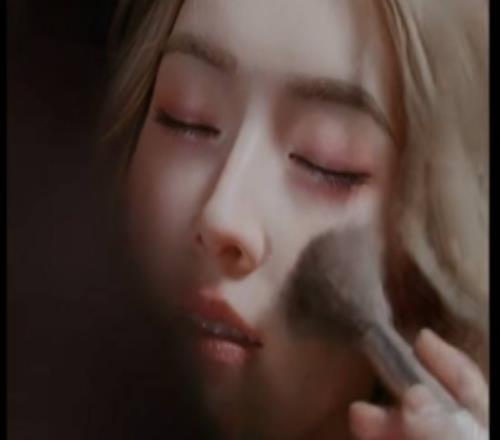 仅限成人购买！机器人伴侣上线女款：可上妆男款、穿西装