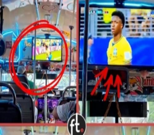 边开车边看比赛墨西哥公交车司机在车内直播世界杯走红