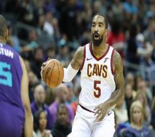 JR：在我长达16年的职业生涯里大概有七成时间都深陷抑郁情绪