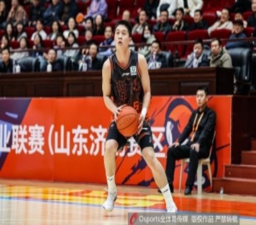 全国U21锦标赛山东山高10093击败南京同曦王证单场轰下51分