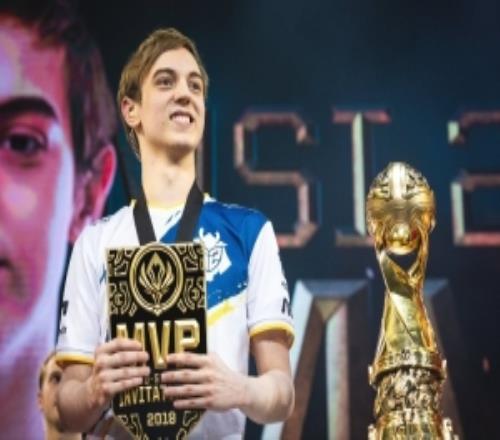 横扫大师段位！Caps韩服目前打出了20场全胜恐怖战绩