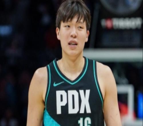 杨瀚森：对篮球有了一个全新的认识要打得简洁一些、高效一点