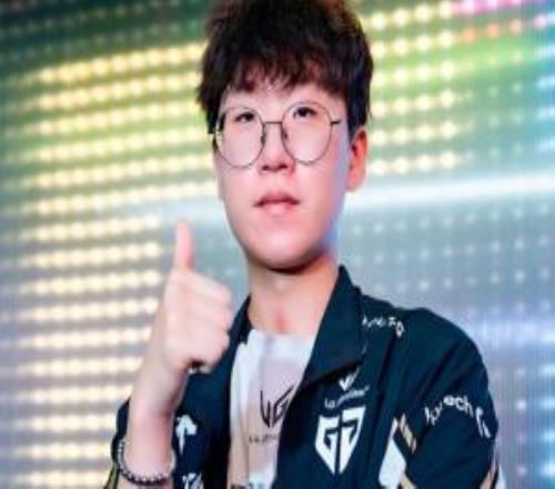 外网讨论Ruler偷税处罚:罚款还没Bin不击掌多为公益服务缺席MSI!致敬!