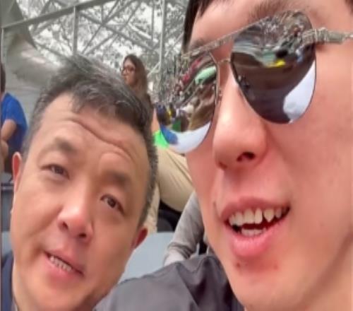 周琦社媒晒现场看世界杯vlog：世界杯好啊得看！