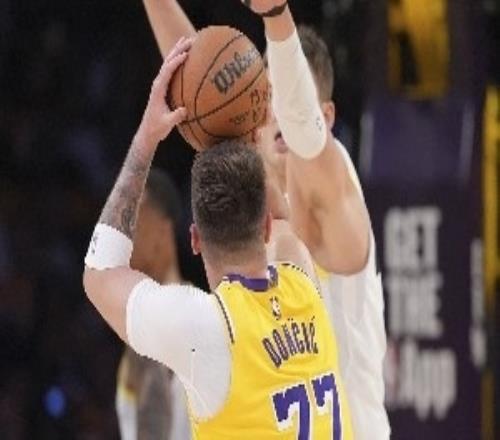 东契奇点名索要顶级中锋杜伦&凯斯勒成关键人选伊森更具性价比